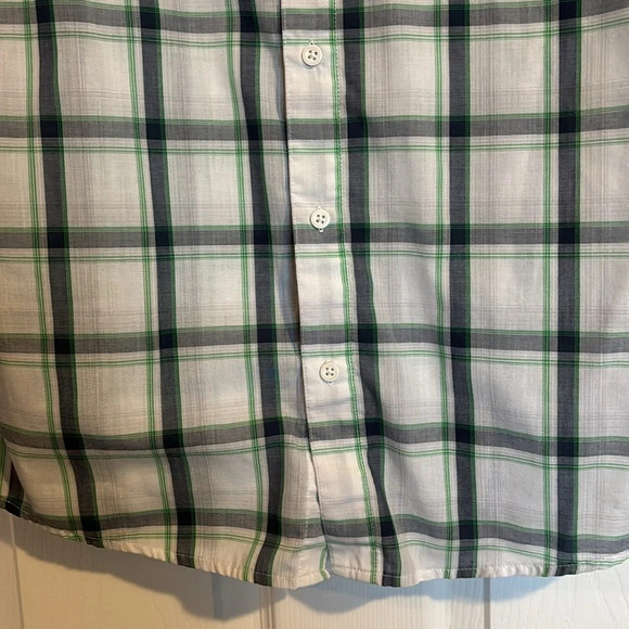 Mountain HardWear men’s white plaid short sleeve button down shirt size small - Picture 5 of 8